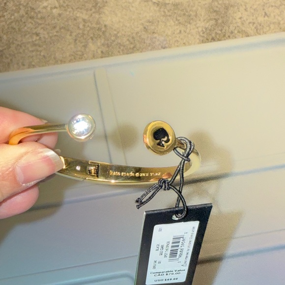 Kate Spade Spot The Spade Open Hinge Bangle - Picture 2 of 4